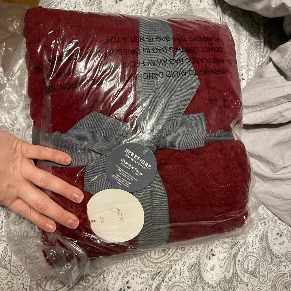 Berkshire wearable throw